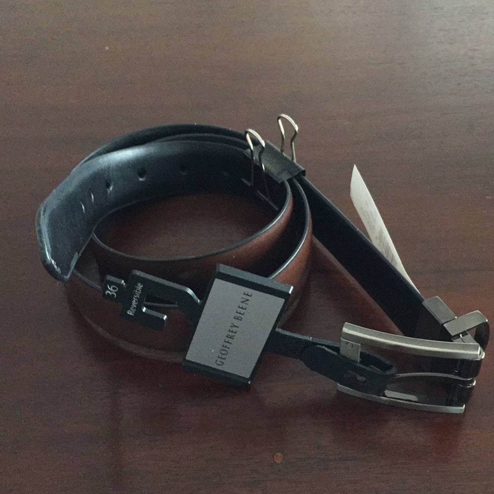 Reversible brown/black Geoffrey Beene belt